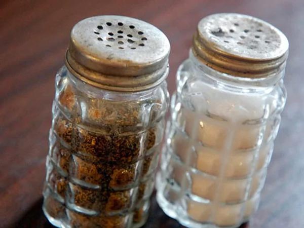 11 yếu tố khiến bữa ăn trên máy bay mất ngon mà bạn không ngờ tới