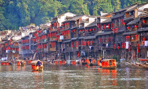 Tư vấn về trang phục đi Phượng hoàng đẹp 4 xuân hạ thu đông