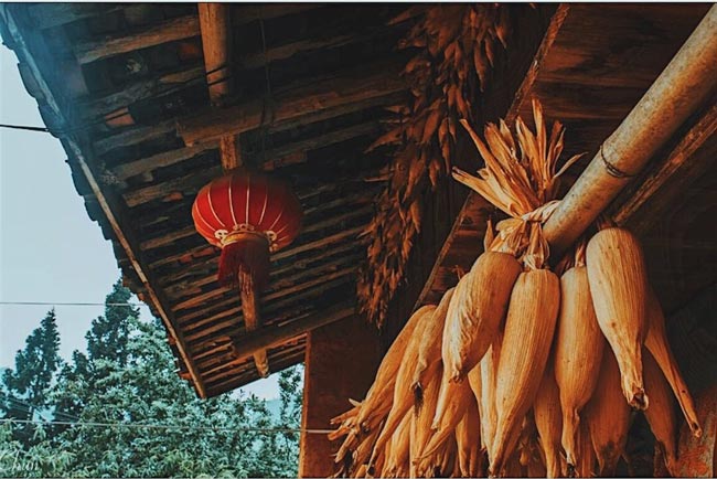 Ngẩn ngơ trước ngôi làng giữa lòng Hà Giang, tưởng chừng chỉ có trong thế giới cổ tích