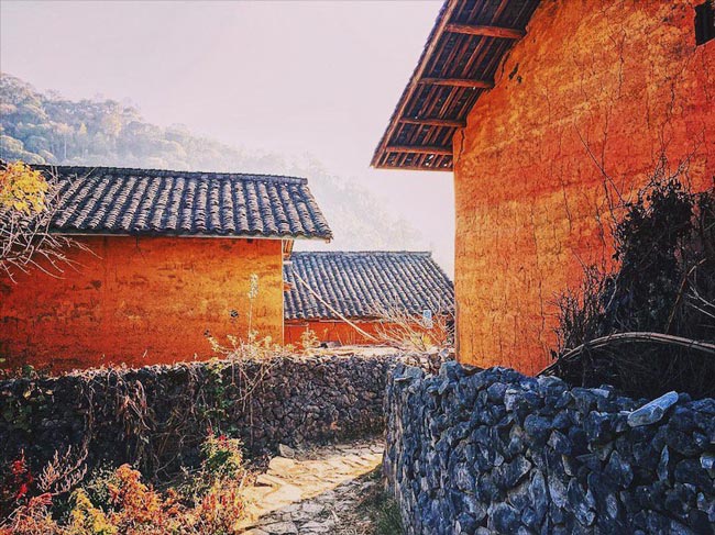 Ngẩn ngơ trước ngôi làng giữa lòng Hà Giang, tưởng chừng chỉ có trong thế giới cổ tích