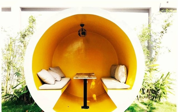 QUÁN CÀ PHÊ CHO KHÁCH NGỒI TRONG ỐNG CỐNG Ở SÀI GÒN