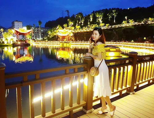 Hà Khẩu 'chiếm sóng' du lịch hè, thế chỗ Phượng Hoàng cổ trấn