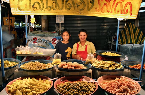 Ngôi làng thơ mộng bên sông gần Bangkok, Thái Lan