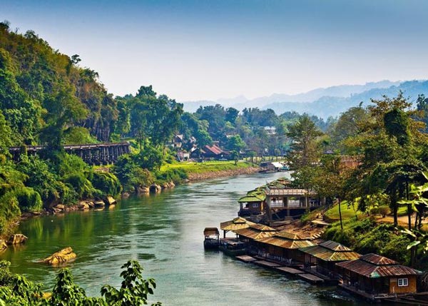 Ngôi làng thơ mộng bên sông gần Bangkok, Thái Lan