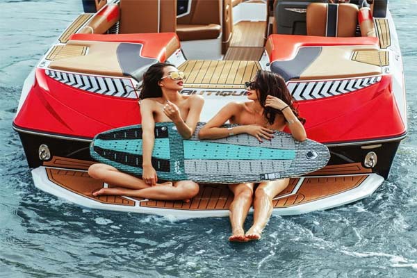 Mách bạn 9 bí kíp chống say tàu biển level max! Sợ say cỡ nào cũng trị được!