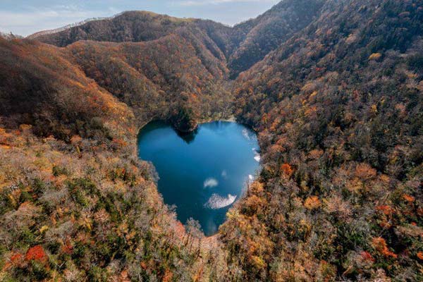 Hồ trái tim Hokkaido lãng mạn
