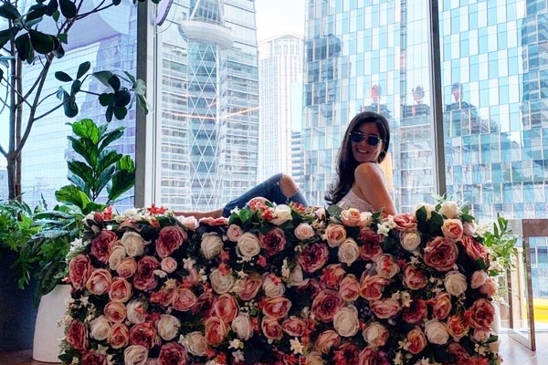 Tiệm cà phê 'triệu đóa hồng' hút khách ở Bangkok