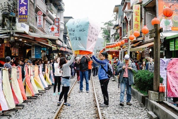 Tour Đài Loan 5N4Đ – Đài Trung, Cao Hùng, Đài Bắc | Tặng Suối Khoáng Nóng, Du Thuyền Nhật Nguyệt