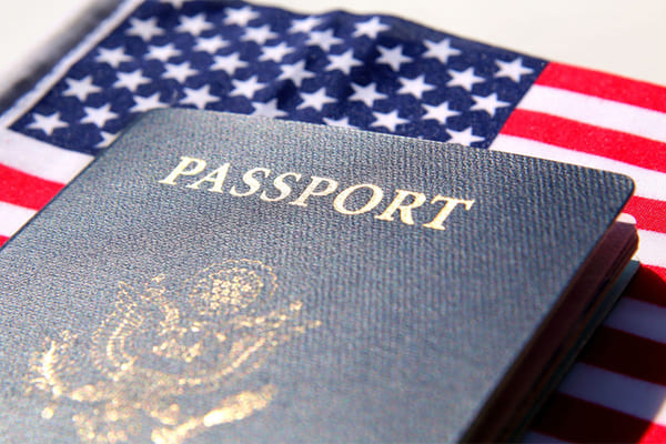 Xin Visa Mỹ Cho Cả Gia Đình: Nên Phỏng Vấn Cùng Nhau Hay Riêng Lẻ?